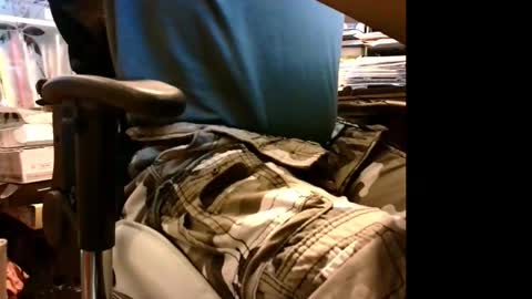 Snapshot of lonelypumabreizh chatting on October 15, 7:52 am Pumabreizh online show from October 15, 7:52 am