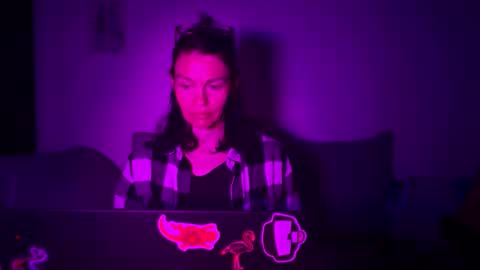 Snapshot of longstorywhore chatting on October 25, 2:19 am longstorywhore online show from October 25, 2:19 am