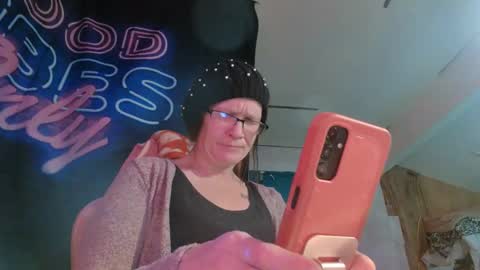 Londoncashmere69  online show from December 11, 12:02 am