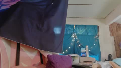 Londoncashmere69  online show from December 19, 4:13 pm