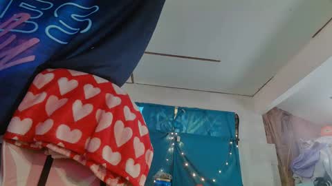 Londoncashmere69  online show from December 25, 5:37 pm