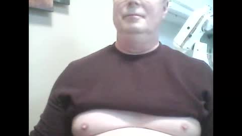 Snapshot of look823 chatting on October 30, 7:47 pm look823 online show from October 30, 7:47 pm