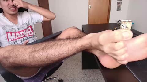 Snapshot of looki_16 chatting on November 11, 2:06 pm looki 16 online show from November 11, 2:06 pm