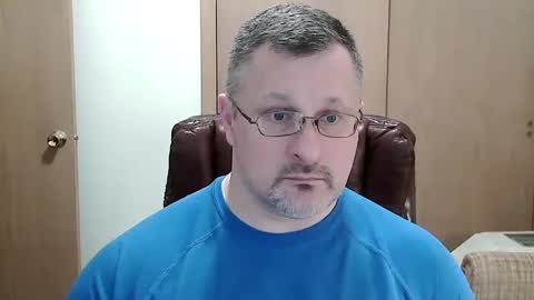 Snapshot of lookin75 chatting on March 1, 4:47 am lookin75 online show from March 1, 4:47 am