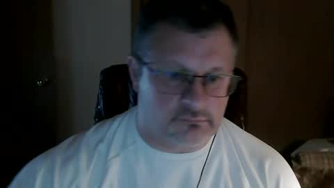 Snapshot of lookin75 chatting on October 7, 2:31 am lookin75 online show from October 7, 2:31 am