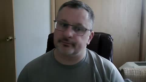 Snapshot of lookin75 chatting on March 2, 8:48 pm lookin75 online show from March 2, 8:48 pm