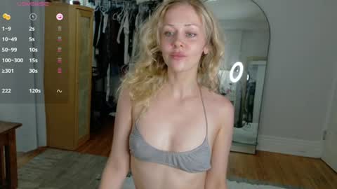 Snapshot of looking444love888 chatting on July 7, 11:31 pm Elanor online show from July 7, 11:31 pm