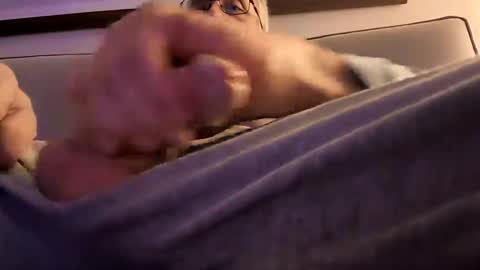 looking469 online show from October 7, 4:09 am