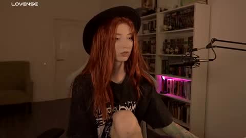 loony_moony online show from July 9, 10:19 am