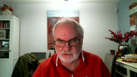 Snapshot of loop102 chatting on January 10, 8:15 pm loop102 online show from January 10, 8:15 pm