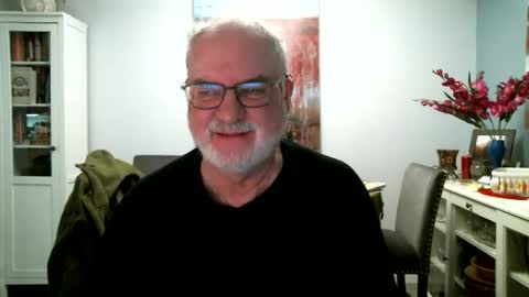 Snapshot of loop102 chatting on February 1, 8:47 pm loop102 online show from February 1, 8:47 pm