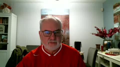 Snapshot of loop102 chatting on February 15, 6:55 pm loop102 online show from February 15, 6:55 pm