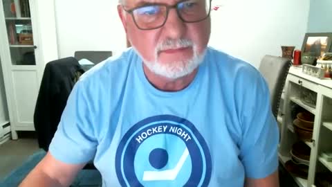 Snapshot of loop102 chatting on September 14, 12:54 am loop102 online show from September 14, 12:54 am