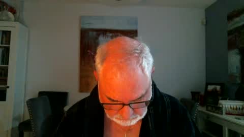 Snapshot of loop102 chatting on September 28, 3:56 am loop102 online show from September 28, 3:56 am