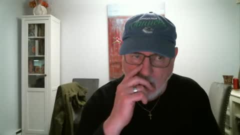 Snapshot of loop102 chatting on October 5, 5:39 am loop102 online show from October 5, 5:39 am