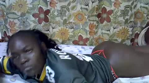 Snapshot of lora_amor chatting on June 5, 12:50 am lora_amor online show from June 5, 12:50 am