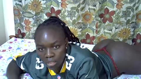 Snapshot of lora_amor chatting on June 12, 11:35 pm lora_amor online show from June 12, 11:35 pm