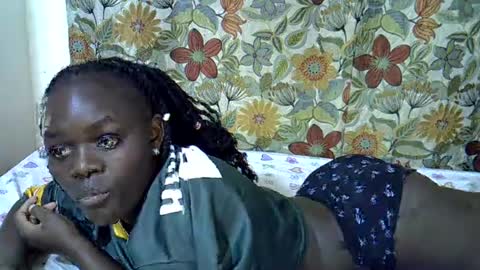 Snapshot of lora_amor chatting on June 21, 11:51 pm lora_amor online show from June 21, 11:51 pm