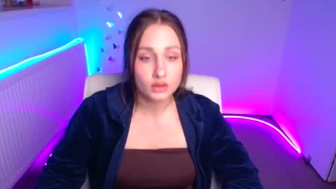 Lora online show from October 17, 11:35 am