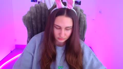 Lora online show from February 13, 7:59 am