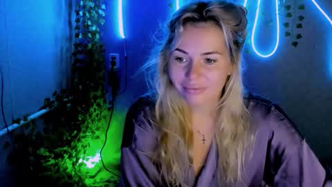 Lora online show from September 12, 2:22 am