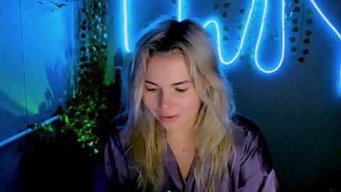 Lora online show from September 22, 2:24 am