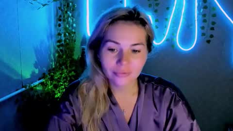 Lora online show from September 23, 2:36 am