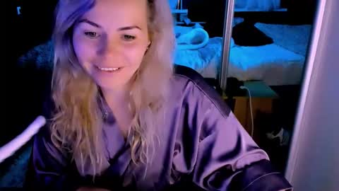 Lora online show from October 8, 2:42 am