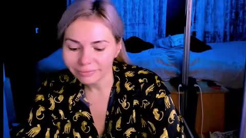 Lora online show from October 20, 2:34 am