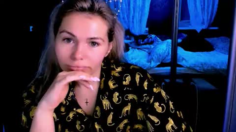 Lora online show from November 12, 2:34 am