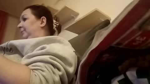 Lora online show from February 18, 8:25 pm