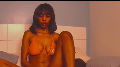 Snapshot of loraforreal chatting on October 17, 7:44 am Blackcat online show from October 17, 7:44 am