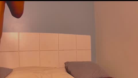 Snapshot of loraforreal chatting on October 19, 3:18 am Blackcat online show from October 19, 3:18 am