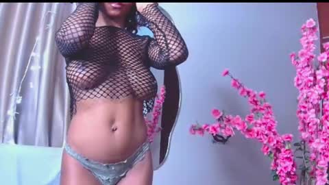 Snapshot of loraforreal chatting on December 17, 11:00 pm Blackcat online show from December 17, 11:00 pm