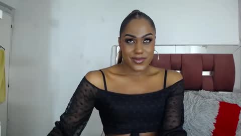 Loraine online show from November 17, 8:36 pm