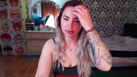 Queen LoraSinClare online show from May 22, 7:04 am