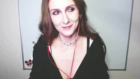 Lora  online show from April 17, 10:57 pm