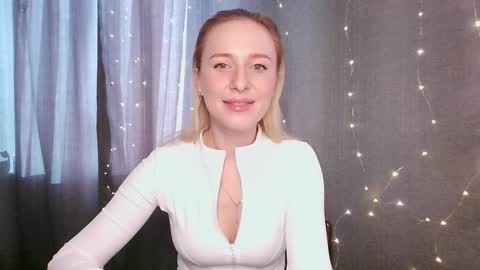 loravine online show from March 27, 12:49 pm