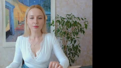 loravine online show from April 16, 12:39 pm