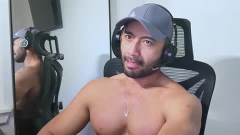 Snapshot of lordcalepecs chatting on February 22, 11:09 am Cale online show from February 22, 11:09 am