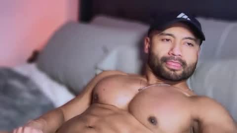 Snapshot of lordcalepecs chatting on February 23, 8:22 am Cale online show from February 23, 8:22 am