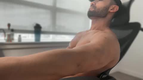 Snapshot of lordcalepecs chatting on February 27, 7:14 pm Cale online show from February 27, 7:14 pm