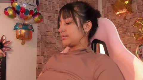 lore_rey online show from April 20, 1:52 am