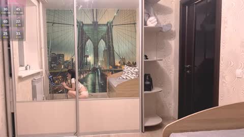 Olivia online show from November 3, 1:23 pm