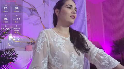 Snapshot of loren_tay chatting on February 22, 2:56 am Loren online show from February 22, 2:56 am