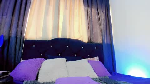 lesly lorena online show from April 7, 7:14 pm