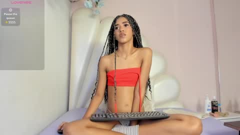 Snapshot of lorena_hawkins chatting on December 15, 7:42 pm Lorena online show from December 15, 7:42 pm