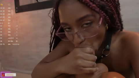 Snapshot of lorena_vieira_ chatting on March 2, 12:31 am Lorena Vieira online show from March 2, 12:31 am