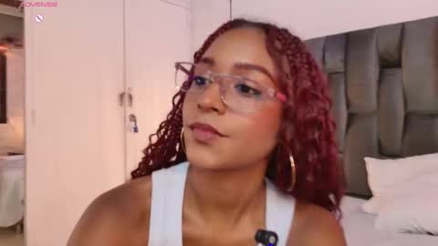 Snapshot of lorena_vieira_ chatting on September 23, 8:23 pm Lorena Vieira online show from September 23, 8:23 pm
