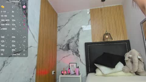 lorenadavies online show from April 1, 1:41 pm